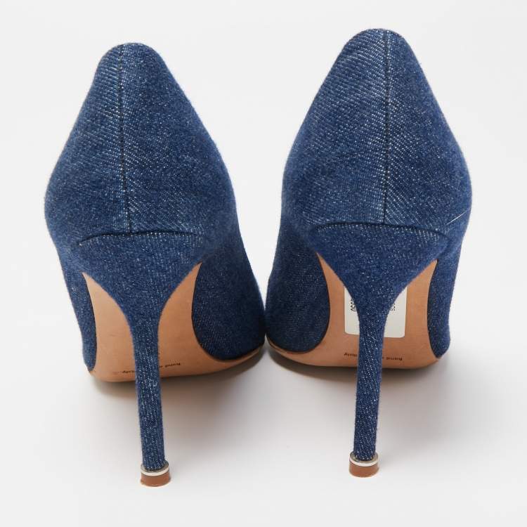 مملوكة مسبقًا Manolo Blahnik Blue Denim Hangisi Pumps Size 39.5