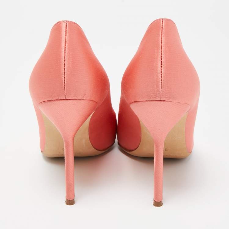 مملوكة مسبقًا Manolo Blahnik Pink Satin Pointed Toe Pumps Size 37.5