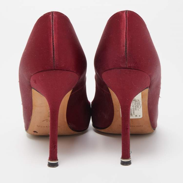 مملوكة مسبقًا Manolo Blahnik Burgundy Satin Hangisi Embellished Pointed Toe Pumps Size 38