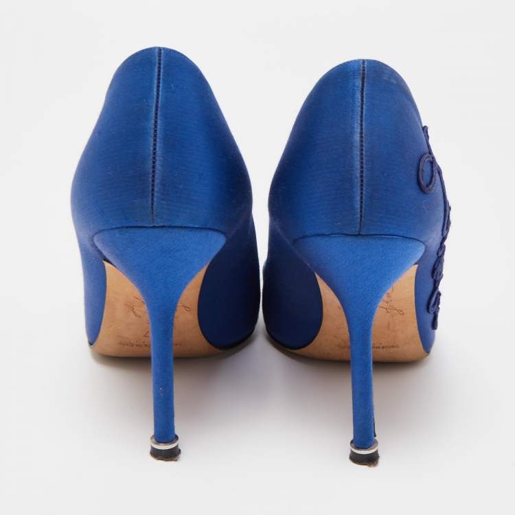 Pre Owned Manolo Blahnik Blue Satin Hangisi Crystal Embellished Pointed Toe Pumps Size 37