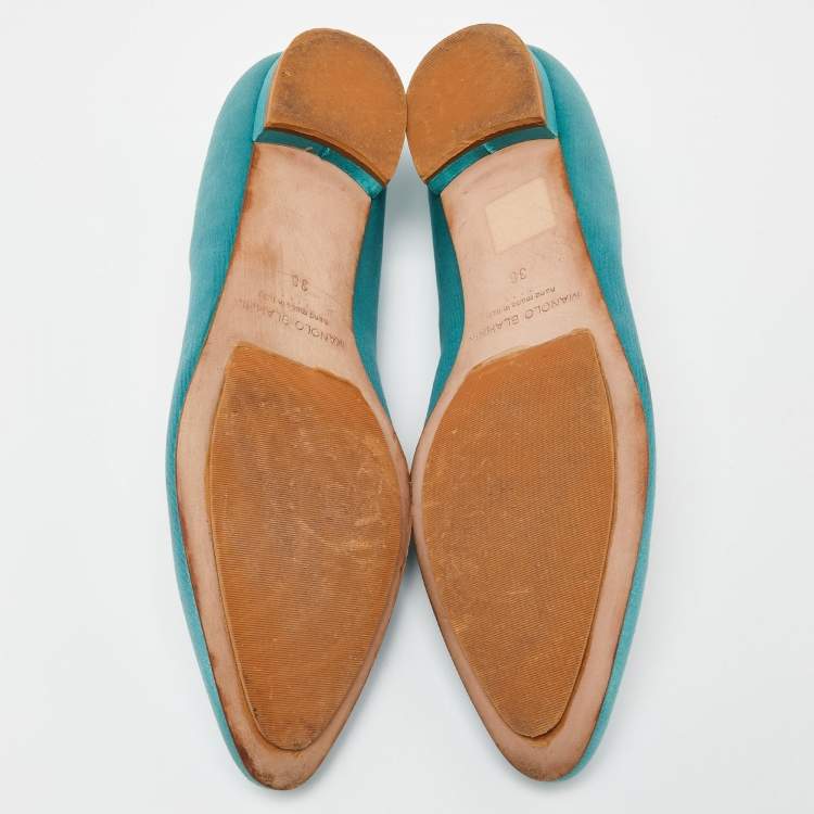 مملوكة مسبقًا Manolo Blahnik Turquoise Satin Embellished Ballet Flats Size 38