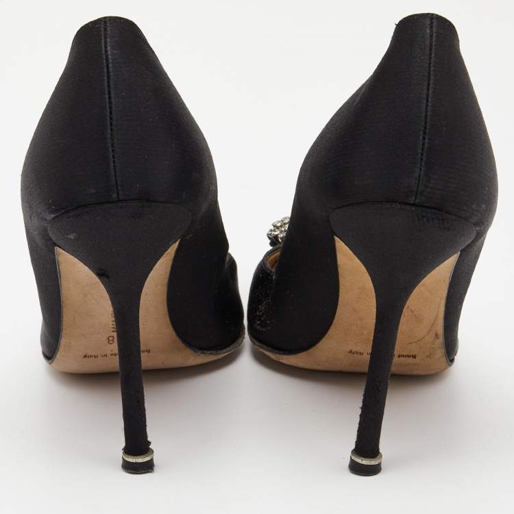 مملوكة مسبقًا Manolo Blahnik Black Satin Hangisi Pumps Size 38