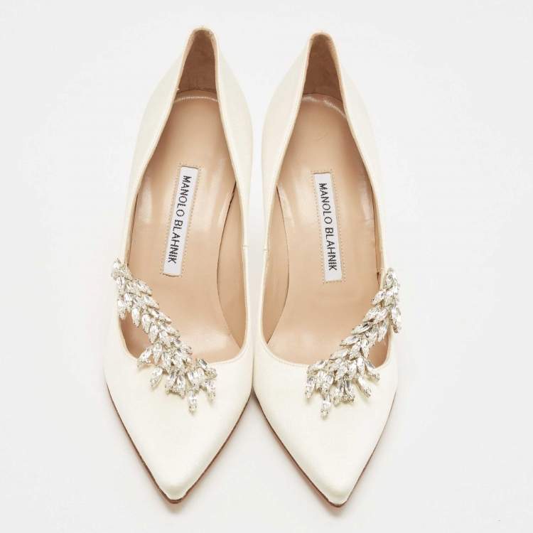 Pre Owned Manolo Blahnik White Satin Nadira Pumps Size 38