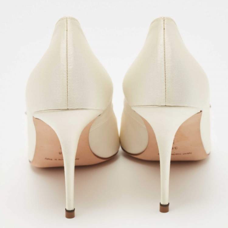 Pre Owned Manolo Blahnik White Satin Nadira Pumps Size 38