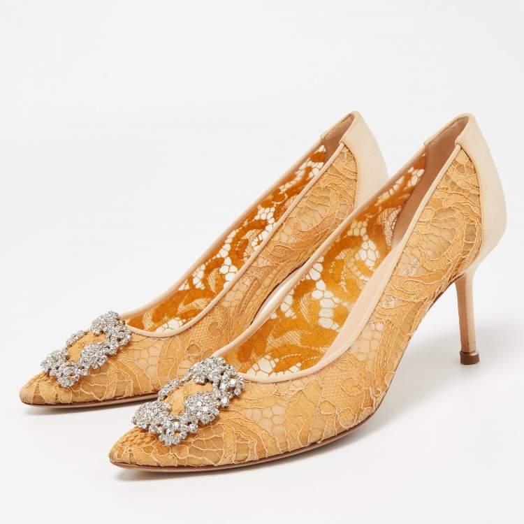Pre Owned Manolo Blahnik Beige Lace and Satin Hangisi Crystal Embellished Pointed Toe Pumps Size 39.5