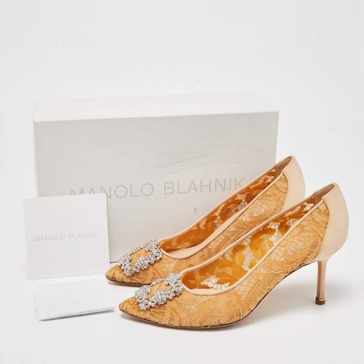 Pre Owned Manolo Blahnik Beige Lace and Satin Hangisi Crystal Embellished Pointed Toe Pumps Size 39.5