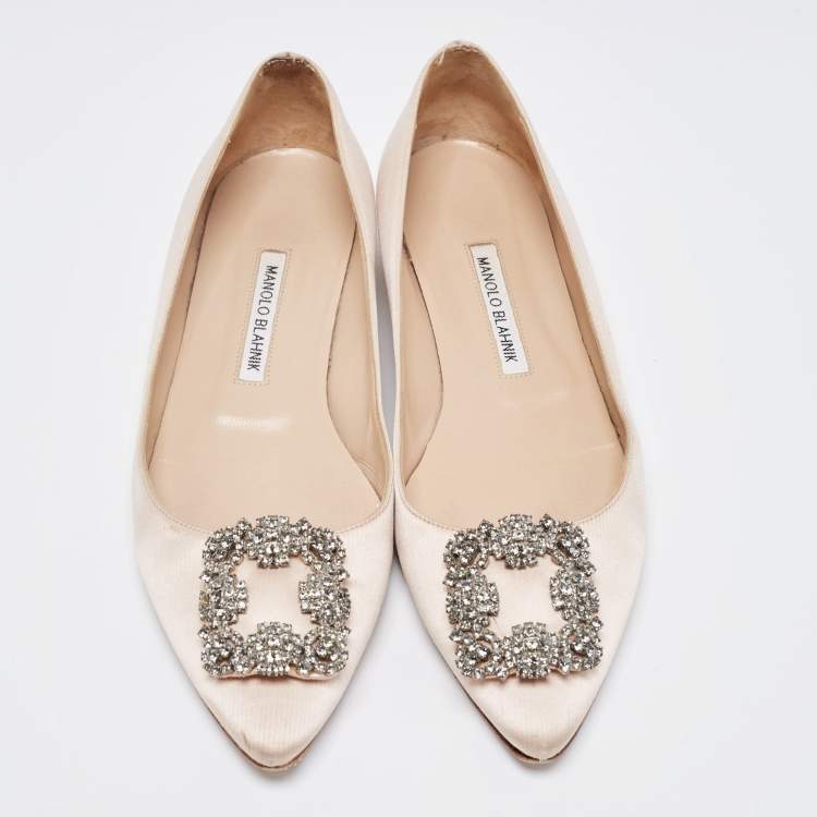 مملوكة مسبقًا Manolo Blahnik Beige Satin Hangisi Ballet Flats Size 39.5