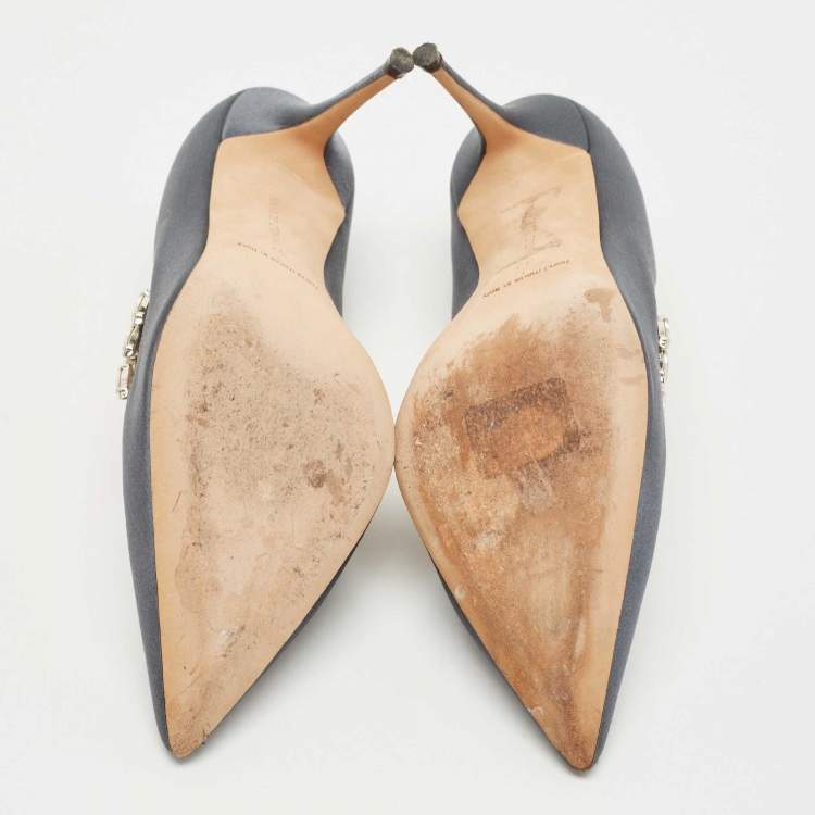 مملوكة مسبقًا Manolo Blahnik Grey Satin Nadira Pumps Size 37