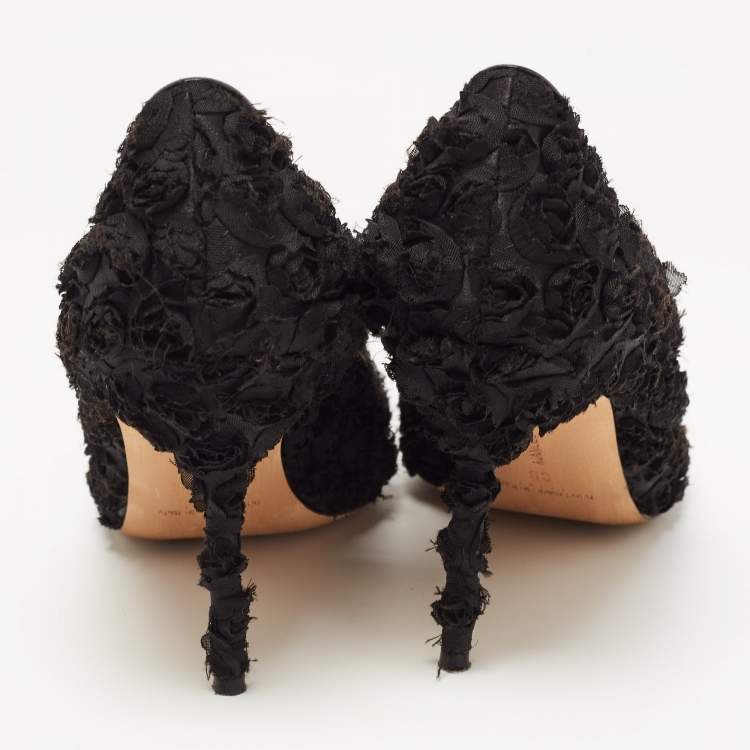 Pre Owned Manolo Blahnik Black Floral Lace Pointed Toe Pumps Size 39