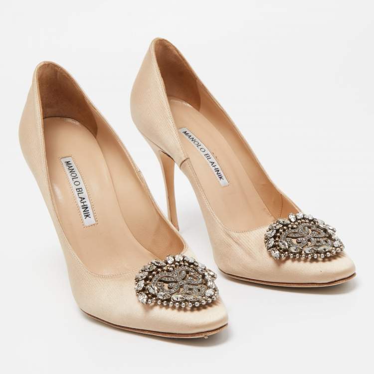 مملوكة مسبقًا Manolo Blahnik Beige Satin Okkaava Pumps Size 38