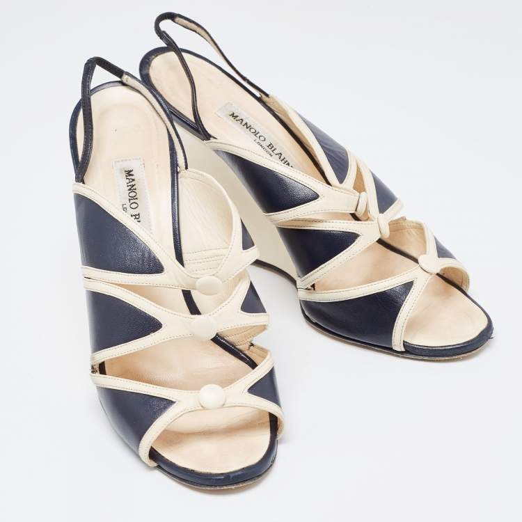 Pre Owned Manolo Blahnik Cream/Blue Leather Wedge Slingback Sandals Size 39
