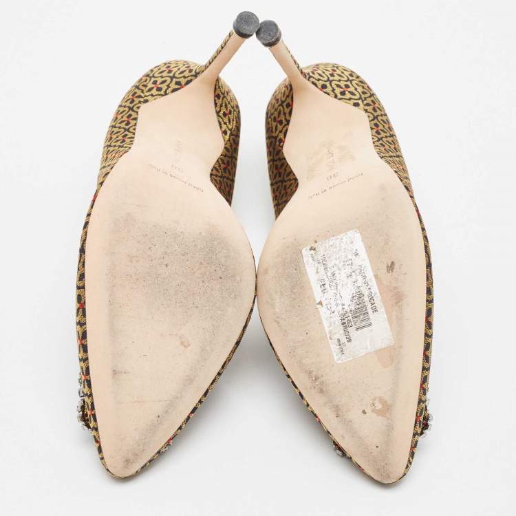 Pre Owned Manolo Blahnik Gold Fabric Hangisi Pointed Pumps Size 38