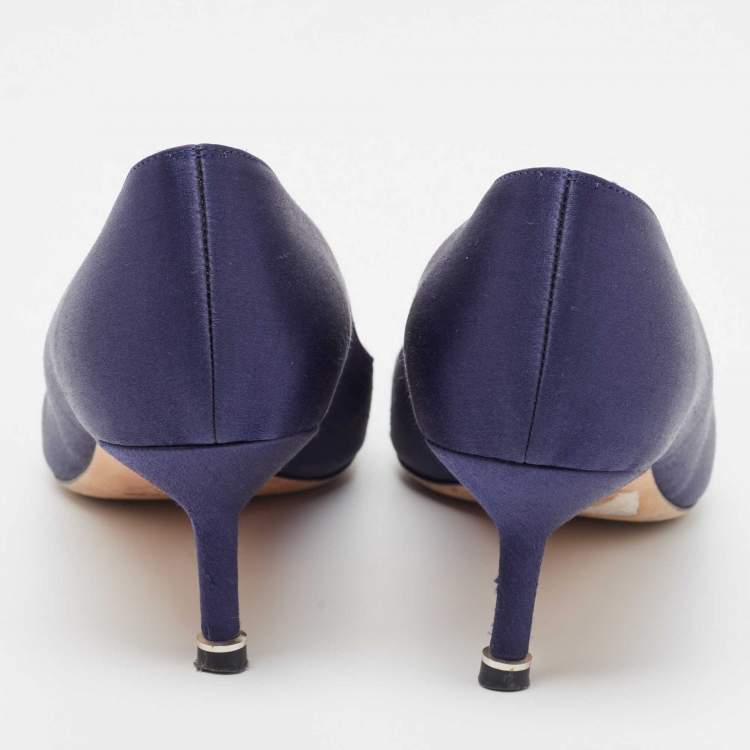Pre Owned Manolo Blahnik Navy Blue Satin Hangisi Pumps Size 37.5
