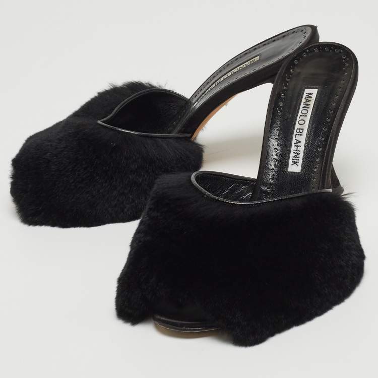 Pre Owned Manolo Blahnik Black Fur Slide Sandals Size 36.5