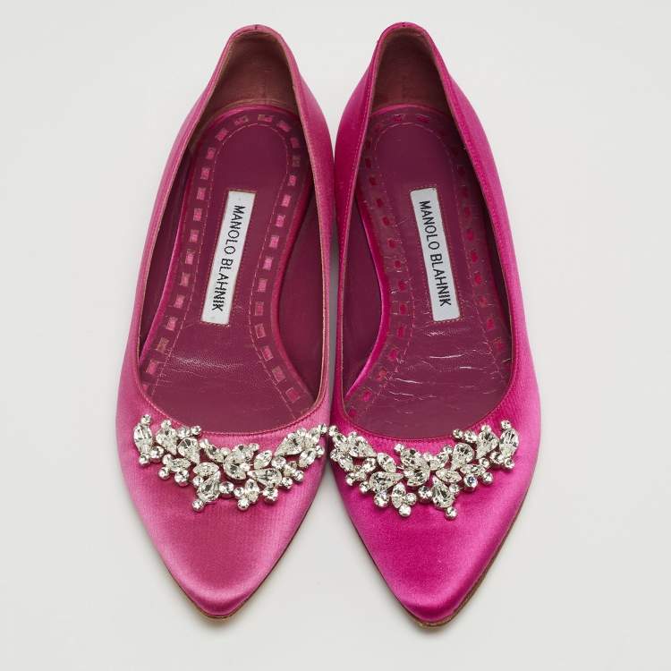 مملوكة مسبقًا Manolo Blahnik Fuchsia Satin Crystal Embellished Ballet Flats Size 36
