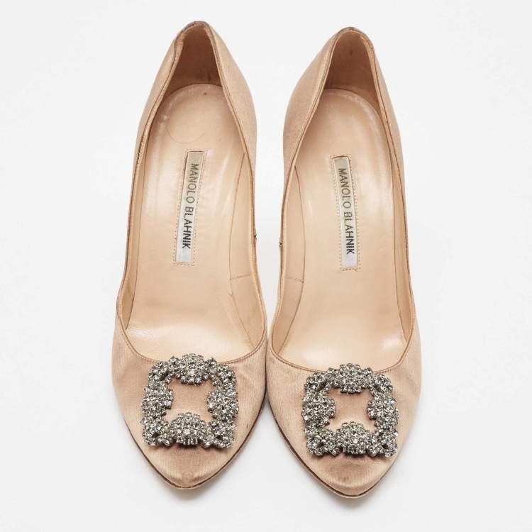 Pre Owned Manolo Blahnik Gold Satin Hangisi Pumps Size 38.5