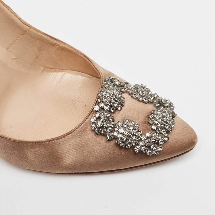 Pre Owned Manolo Blahnik Gold Satin Hangisi Pumps Size 38.5