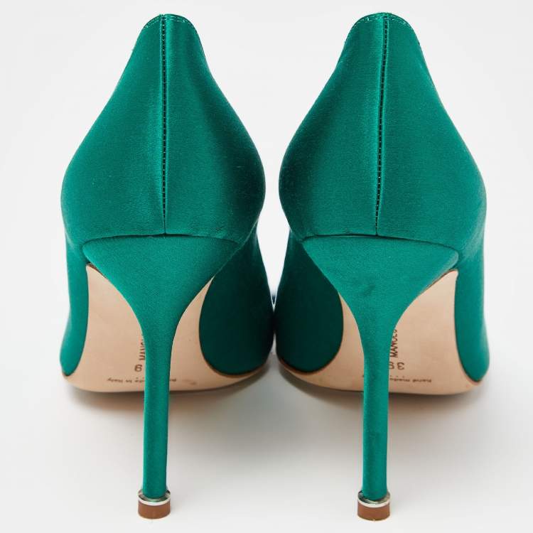 Pre Owned Manolo Blahnik Green Satin Hangisi Pumps Size 39