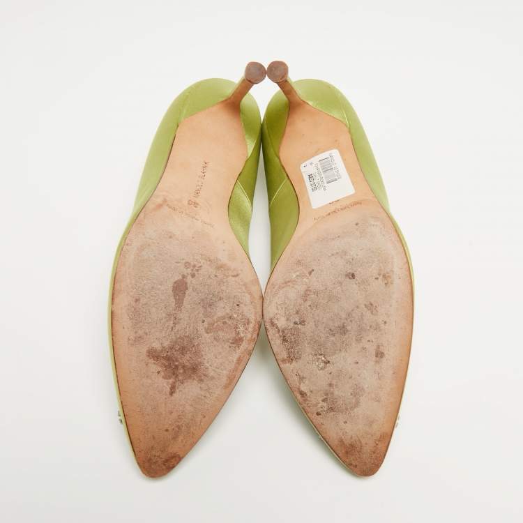 Pre Owned Manolo Blahnik Green Satin Hangisi Pumps Size 39