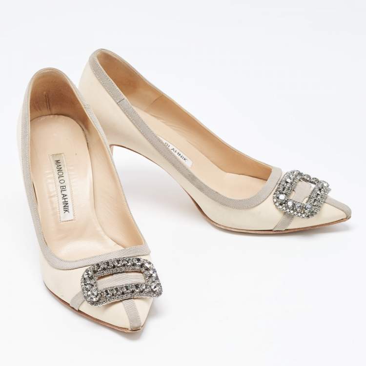 Pre Owned Manolo Blahnik Cream/Grey Satin Gotrian Crystals Pumps Size  37.5