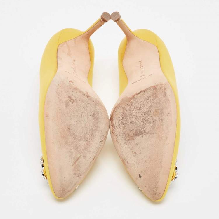Pre Owned Manolo Blahnik Yellow Satin Hangisi Pumps Size 39