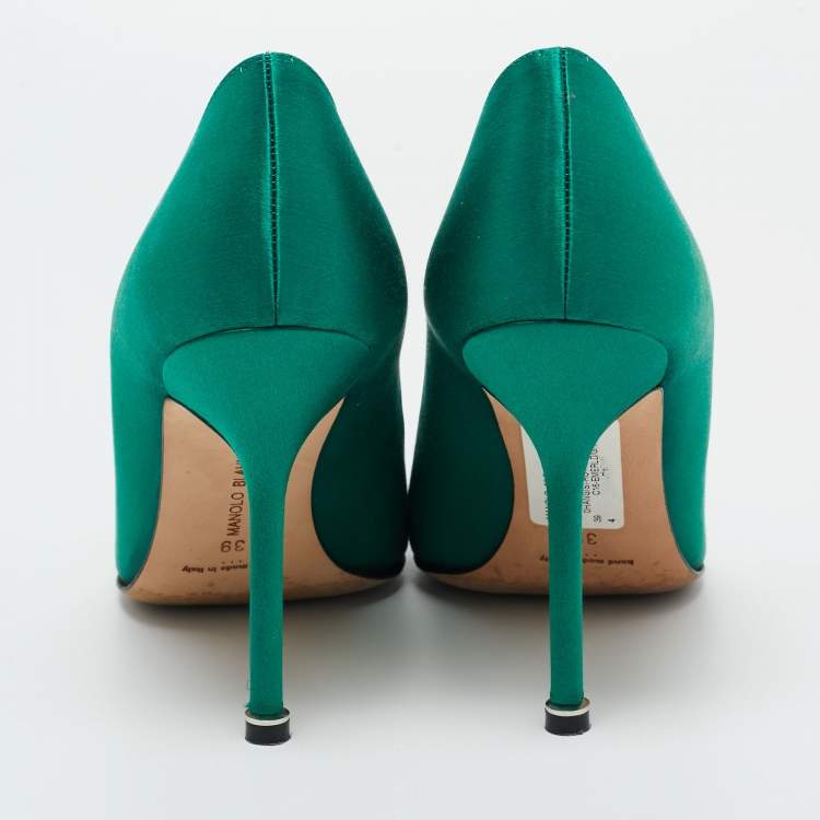 Pre Owned Manolo Blahnik Green Satin Hangisi Pumps Size 39