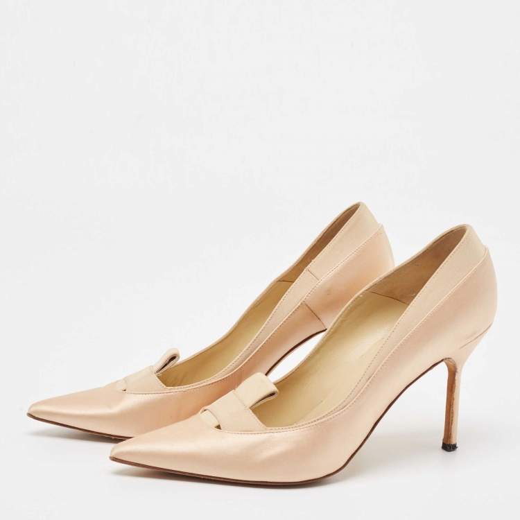 Pre Owned Manolo Blahnik Beige Satin Pointed Toe Pumps Size 38.5