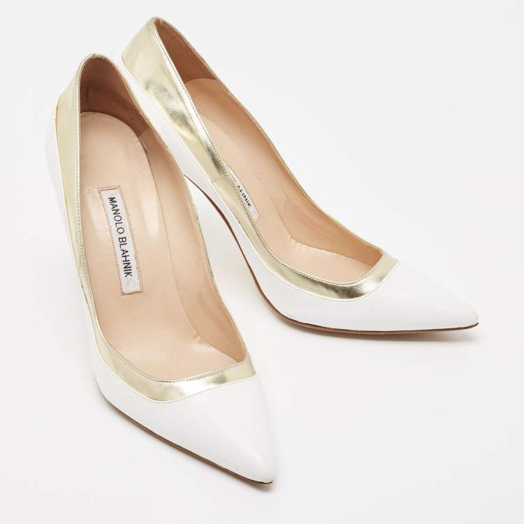 Pre Owned Manolo Blahnik White/Gold Leather Pointed Toe Pumps Size 40