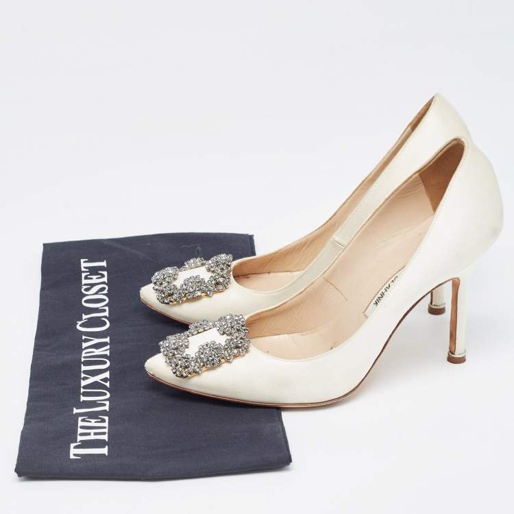 Pre Owned Manolo Blahnik Off White Satin Hangisi Pumps Size 35.5