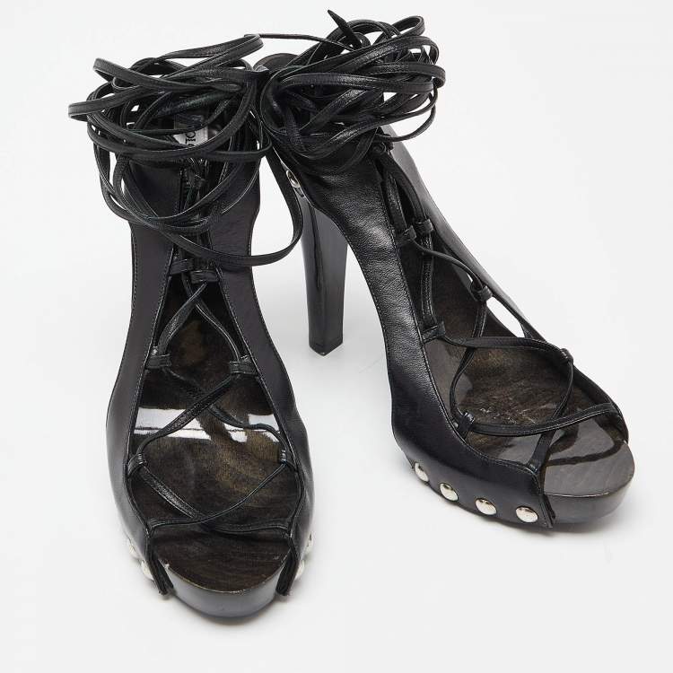 مملوكة مسبقًا Manolo Blahnik Black Leather Ankle Wrap Sandals Size 41