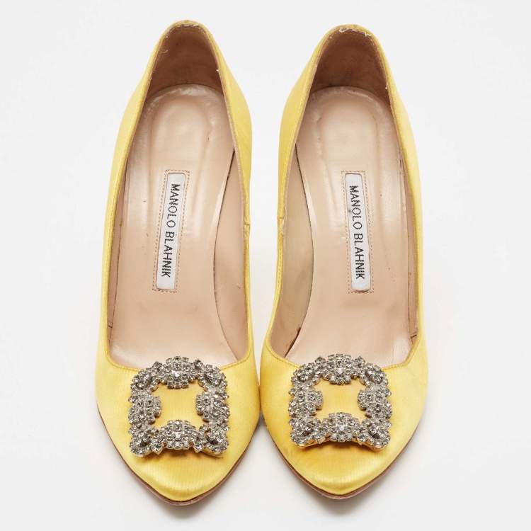 Pre Owned Manolo Blahnik Yellow Satin Hangisi Pumps Size 38.5