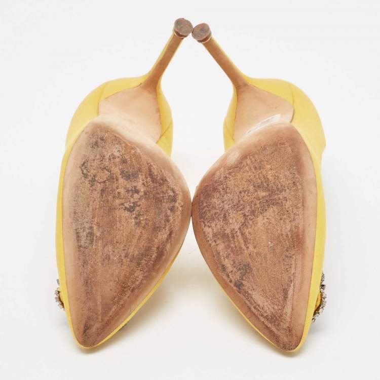 Pre Owned Manolo Blahnik Yellow Satin Hangisi Pumps Size 38.5