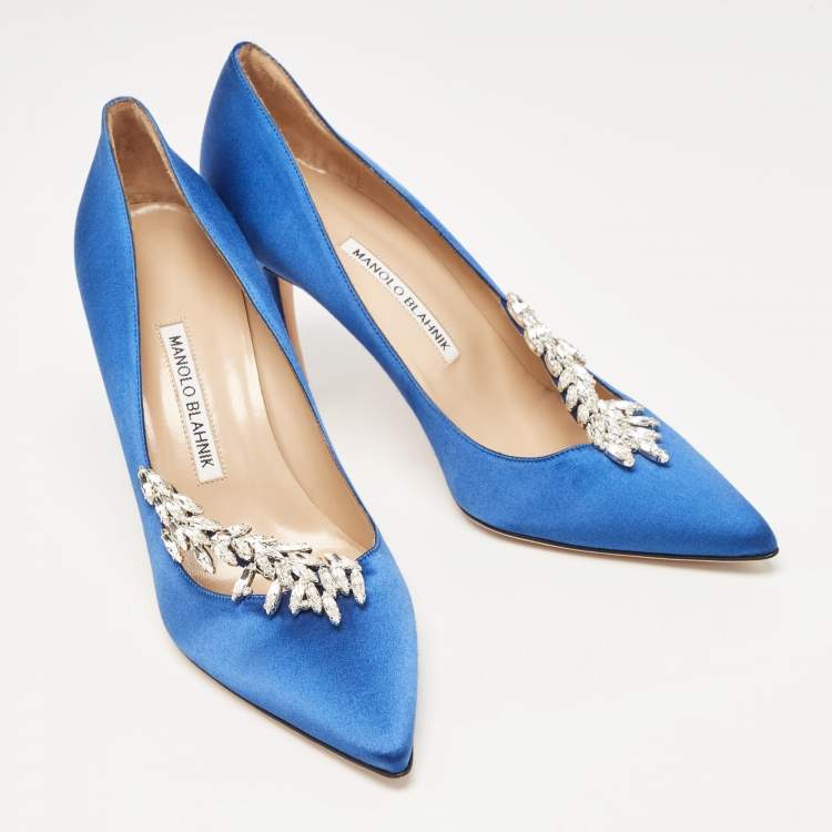 مملوكة مسبقًا Manolo Blahnik Blue Satin Nadira Pumps Size 39.5