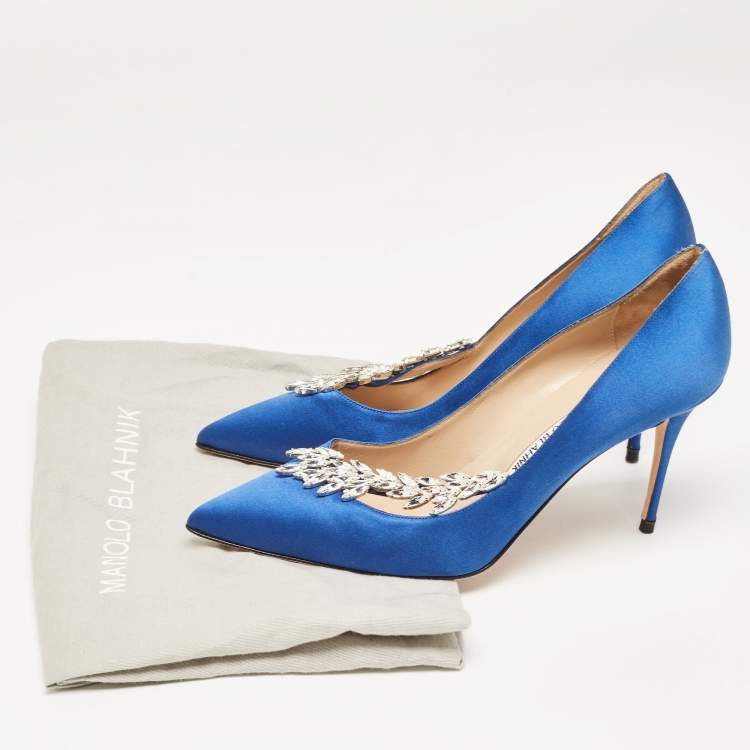 مملوكة مسبقًا Manolo Blahnik Blue Satin Nadira Pumps Size 39.5