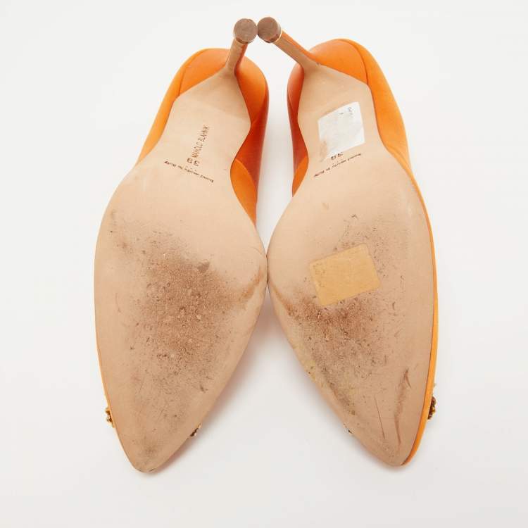 Pre Owned Manolo Blahnik Orange Satin Hangisi Pumps Size 39
