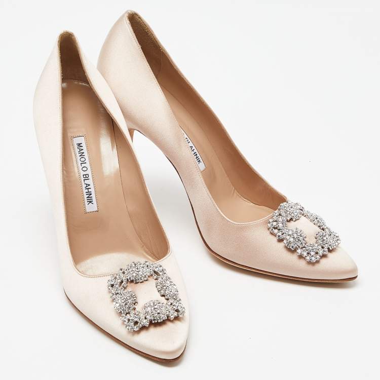 Pre Owned Manolo Blahnik Light Pink Satin Hangisi Crystal Embellished Pointed Toe Pumps Size 40.5 