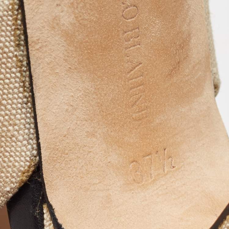 مملوكة مسبقًا Manolo Blahnik Beige/Black Canvas and Leather Ankle Strap Sandals Size 37.5