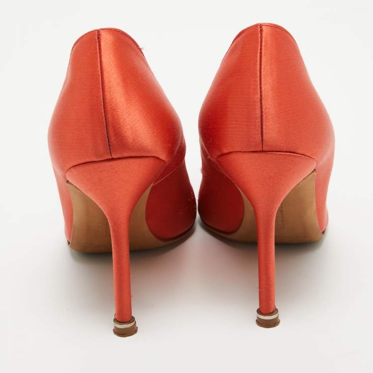 Pre Owned Manolo Blahnik Orange Satin Hangisi Pumps Size 37