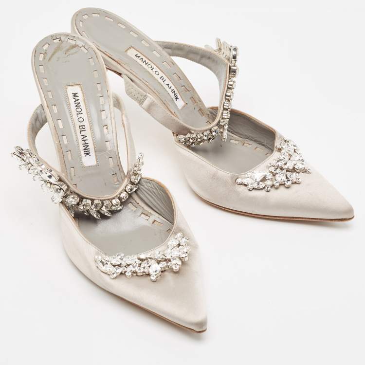 Pre Owned Manolo Blahnik Grey Satin Lurum Sandals Size 40.5