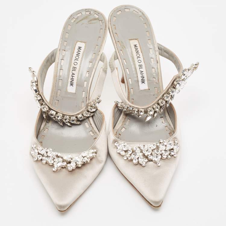 Pre Owned Manolo Blahnik Grey Satin Lurum Sandals Size 40.5