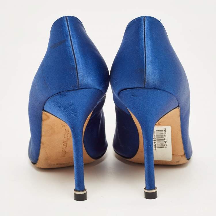 Pre Owned Manolo Blahnik Blue Satin Hangisi Pumps Size 37.5