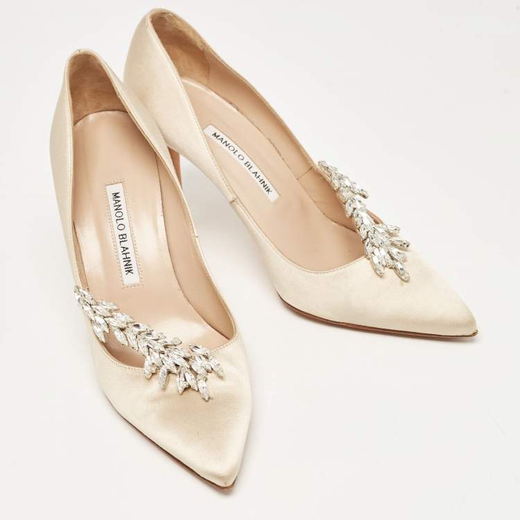 Pre Owned Manolo Blahnik Beige Satin Nadira Pumps Size 39