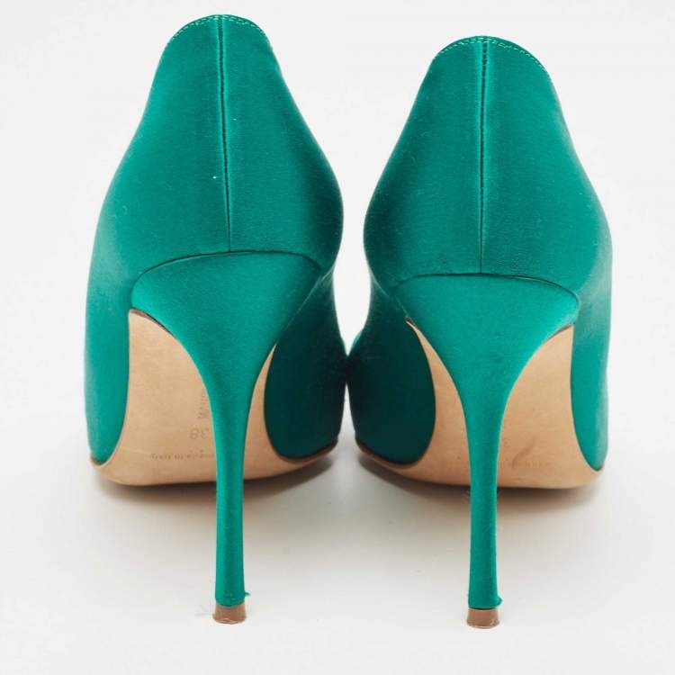 Pre Owned Manolo Blahnik Green Satin Brooch Crystal Embellished Pumps Size 38   