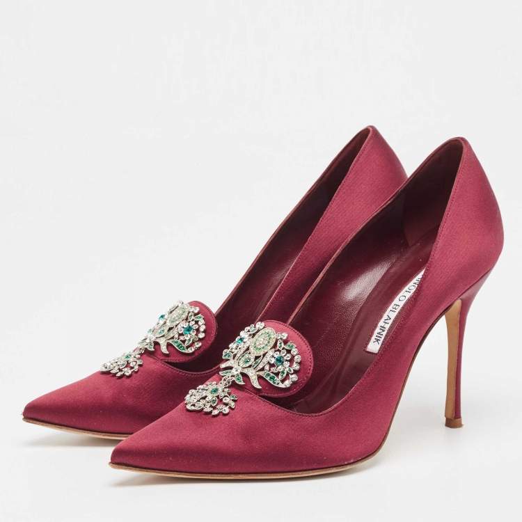 Pre Owned Manolo Blahnik Burgundy Satin Chilanghi Pumps Size 37