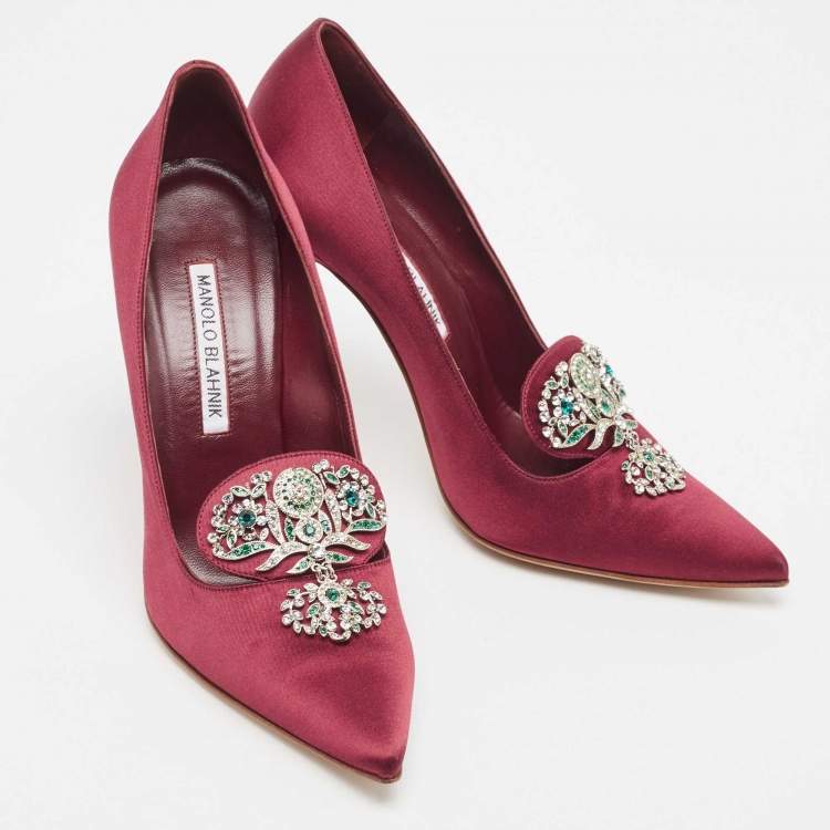 Pre Owned Manolo Blahnik Burgundy Satin Chilanghi Pumps Size 37
