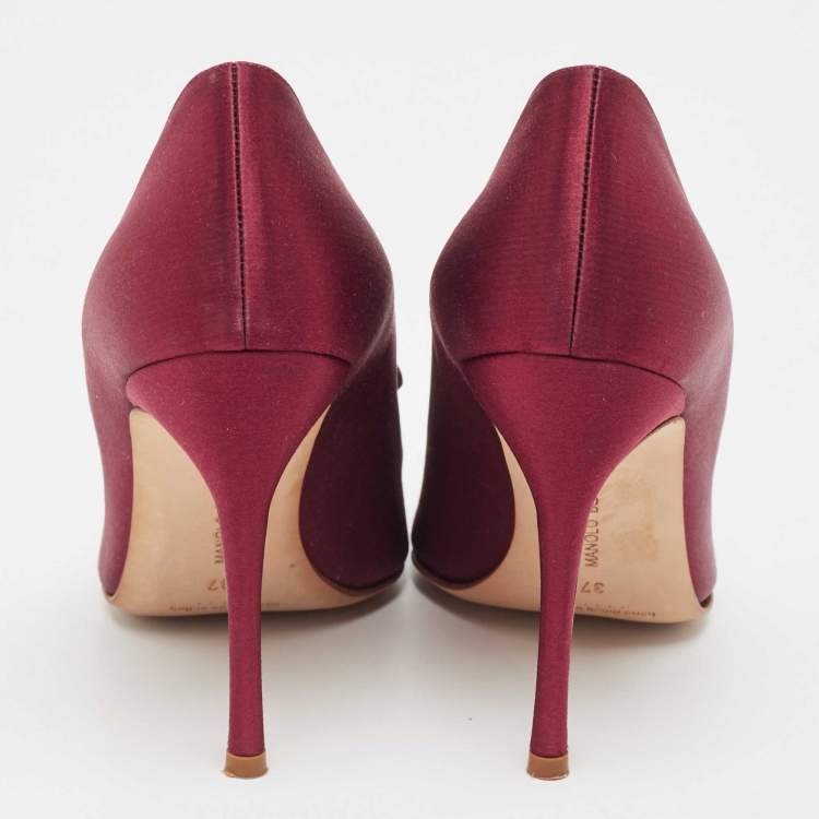 Pre Owned Manolo Blahnik Burgundy Satin Chilanghi Pumps Size 37