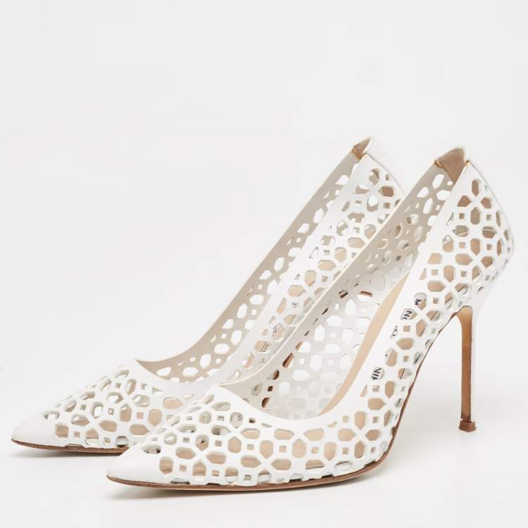 Pre Owned Manolo Blahnik White Leather Lasercut Accents Pumps Size 37