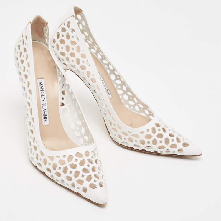 Pre Owned Manolo Blahnik White Leather Lasercut Accents Pumps Size 37