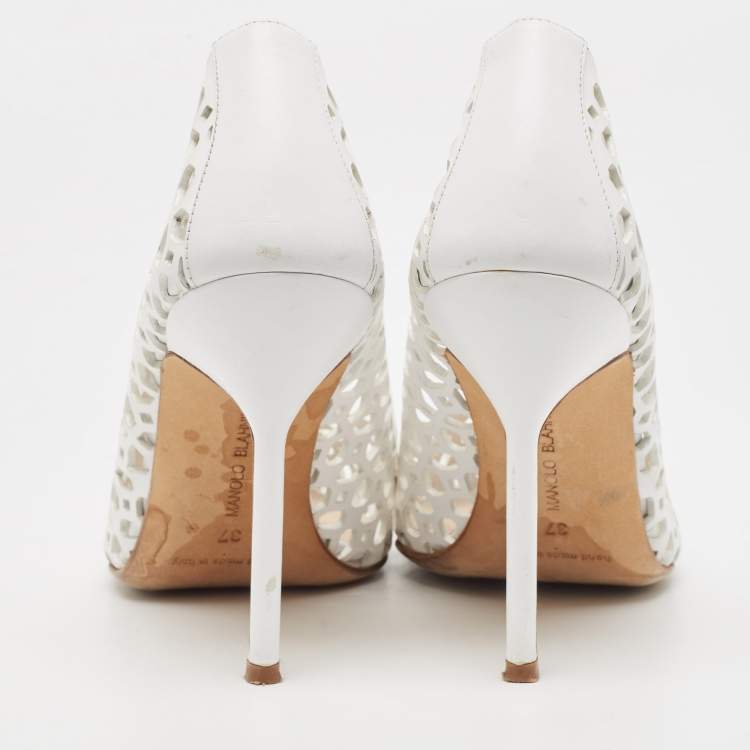 Pre Owned Manolo Blahnik White Leather Lasercut Accents Pumps Size 37
