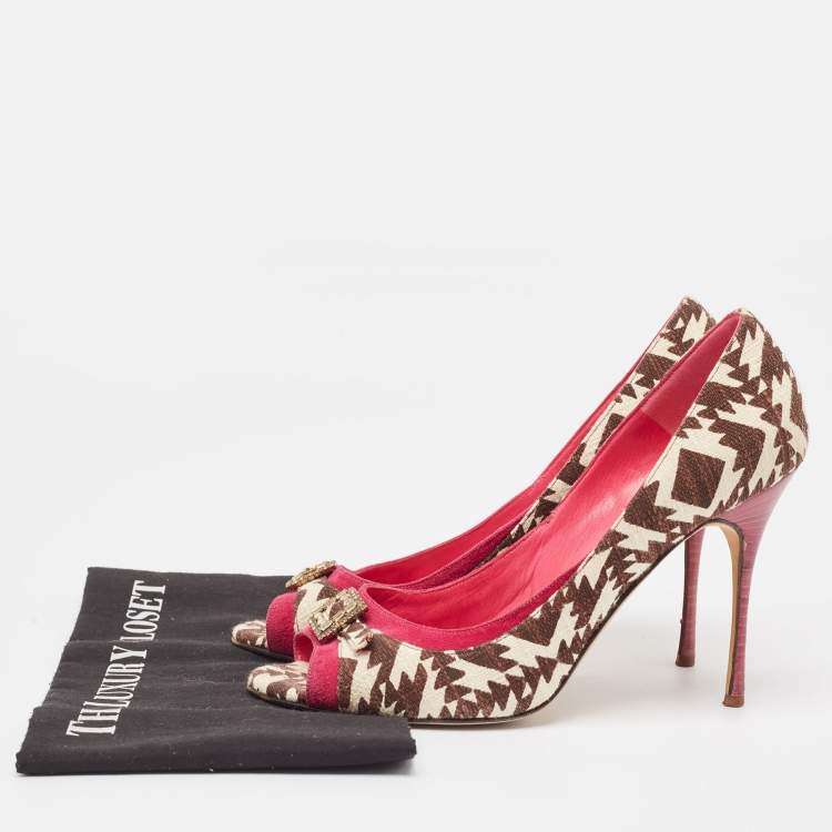 Pre Owned Manolo Blahnik Tricolor Printed Canvas and Suede Embellished Buckle Peep Toe Pumps Size 40.5